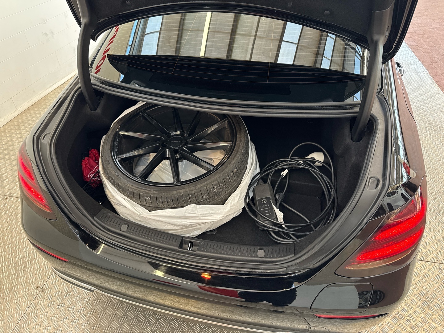 MERCEDES-BENZ E 2018