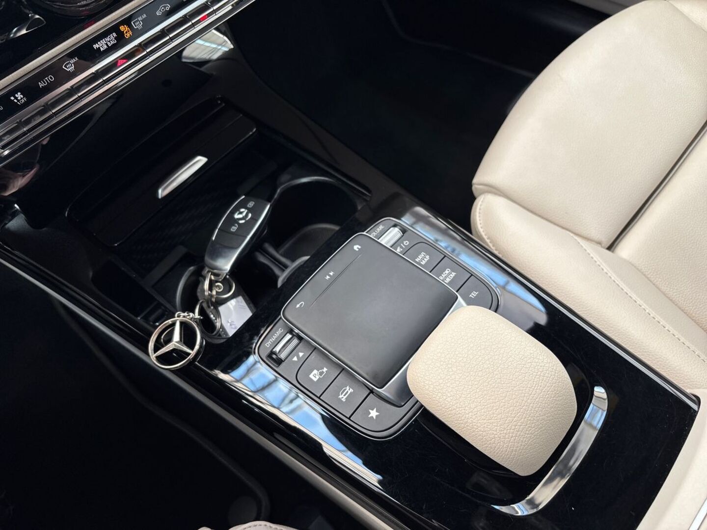 MERCEDES-BENZ A 2021