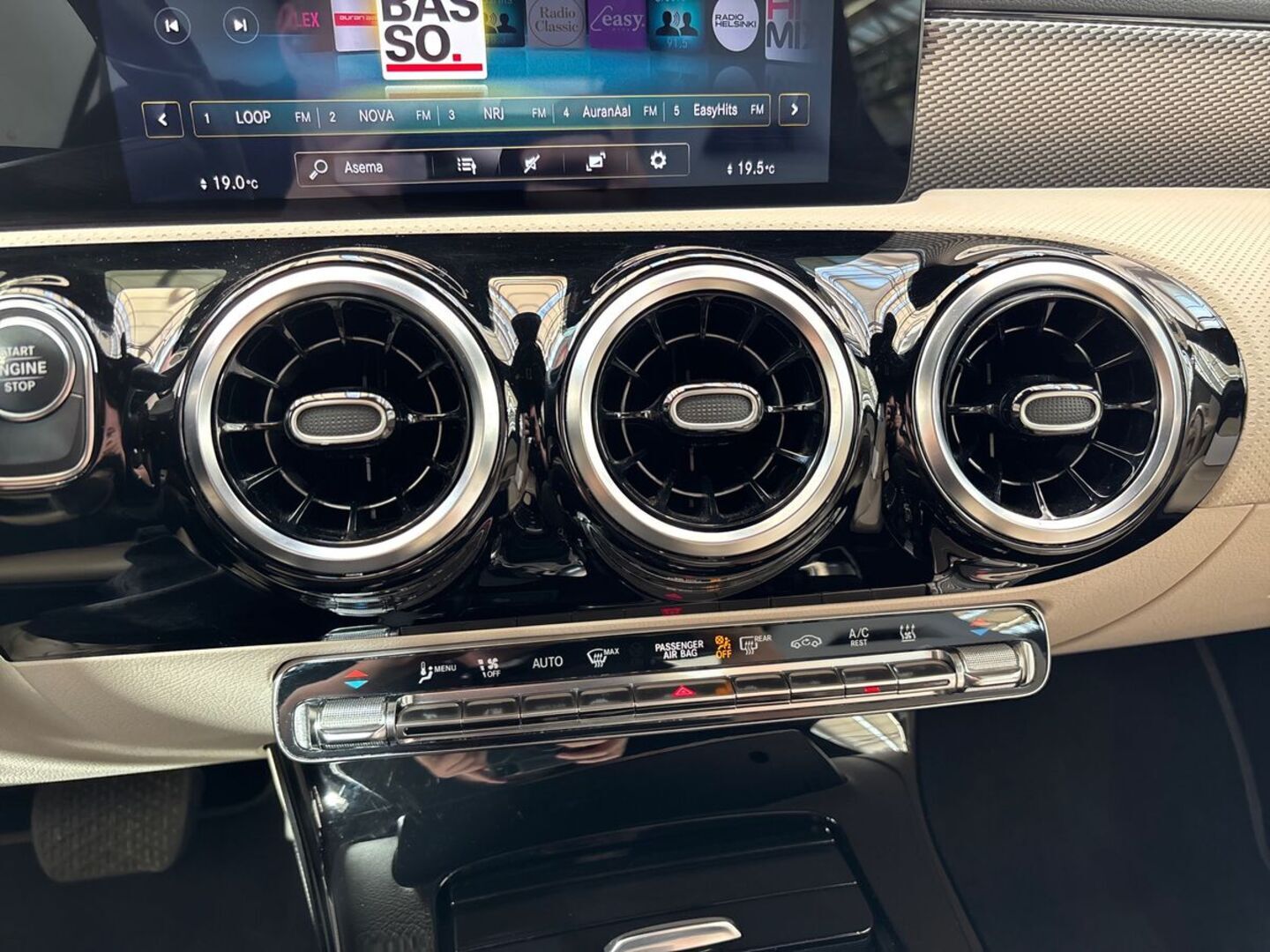 MERCEDES-BENZ A 2021