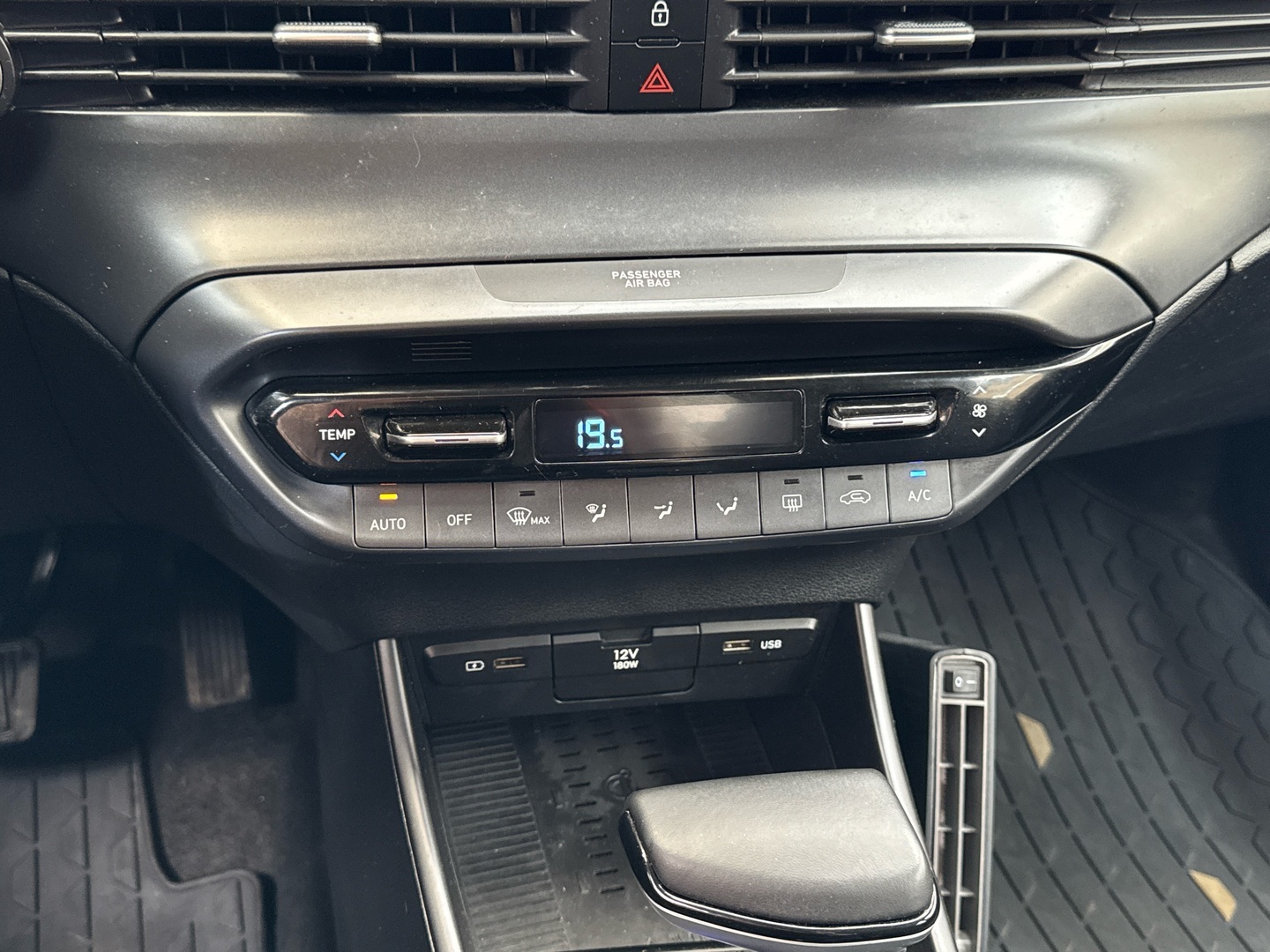 HYUNDAI i20 Hatchback 2021