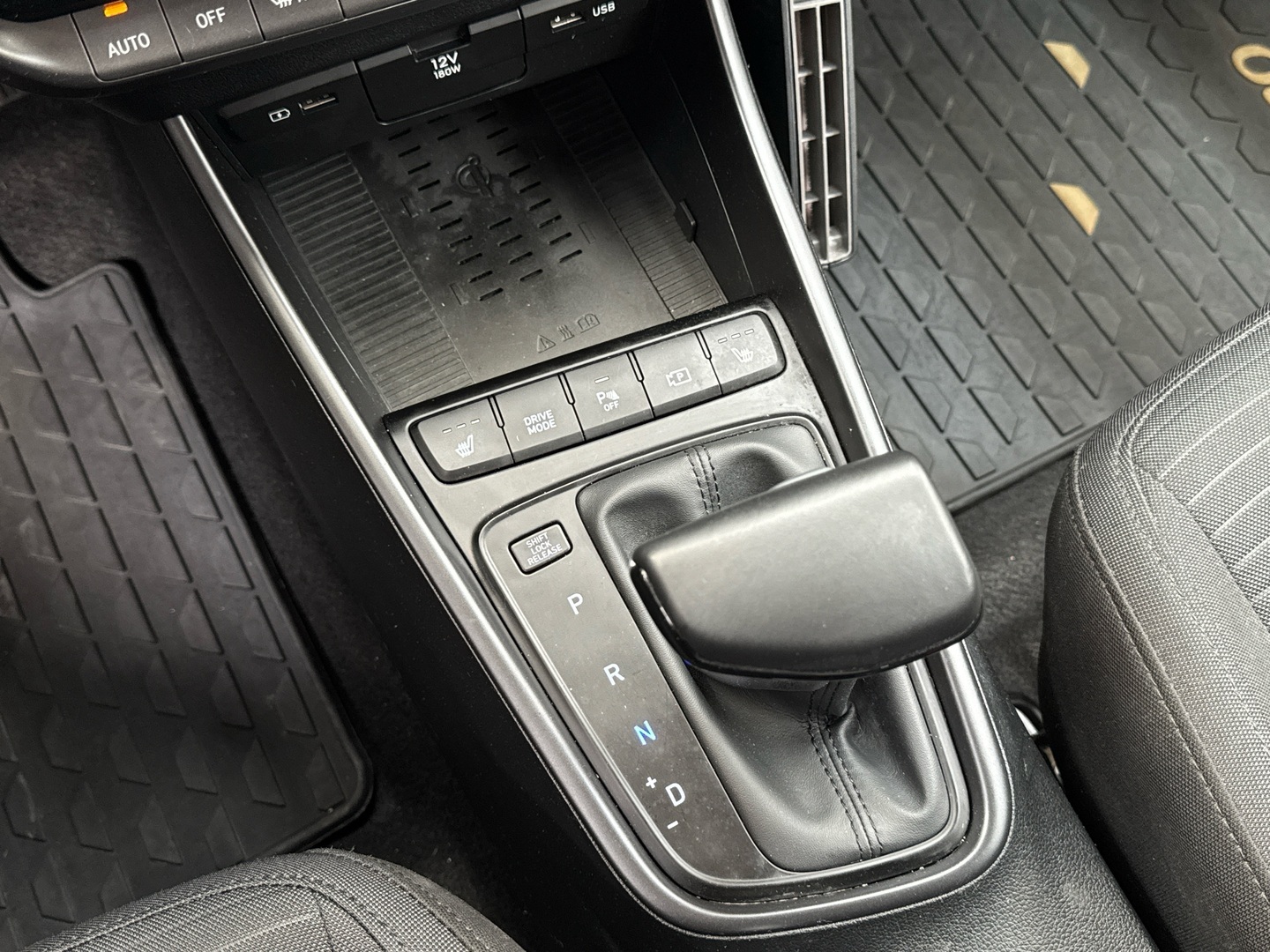 HYUNDAI i20 Hatchback 2021