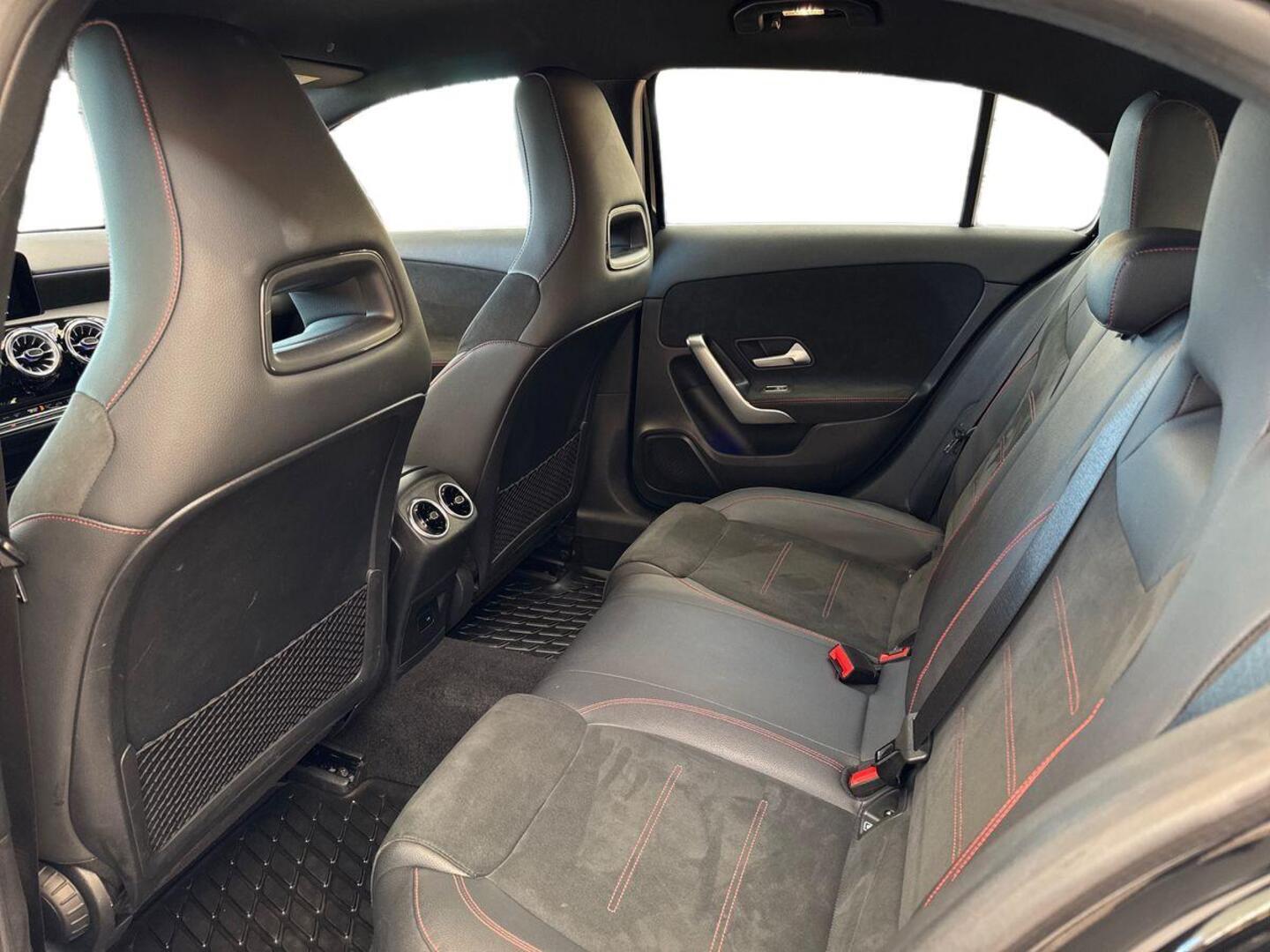 MERCEDES-BENZ A 10