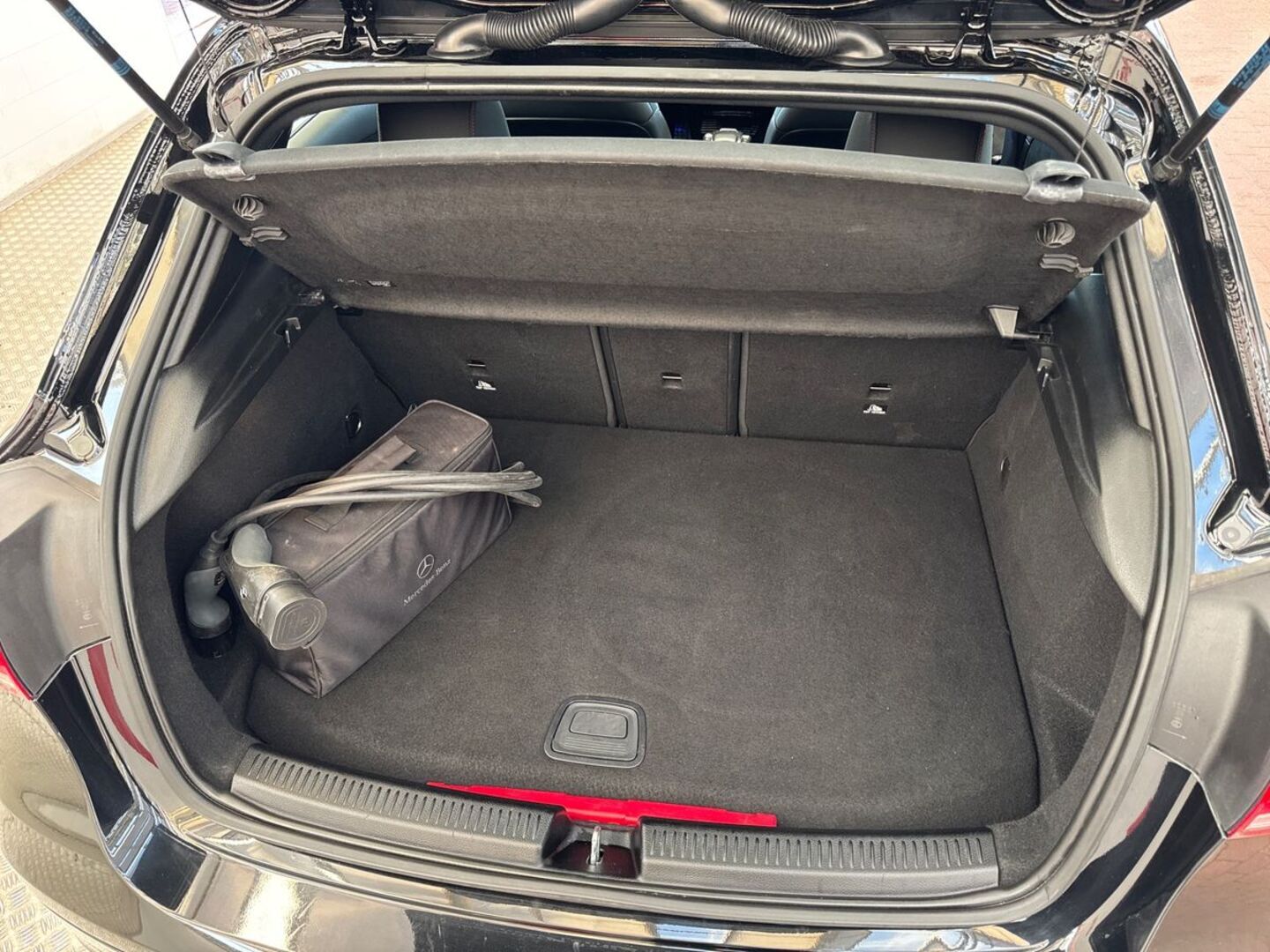 MERCEDES-BENZ A 11