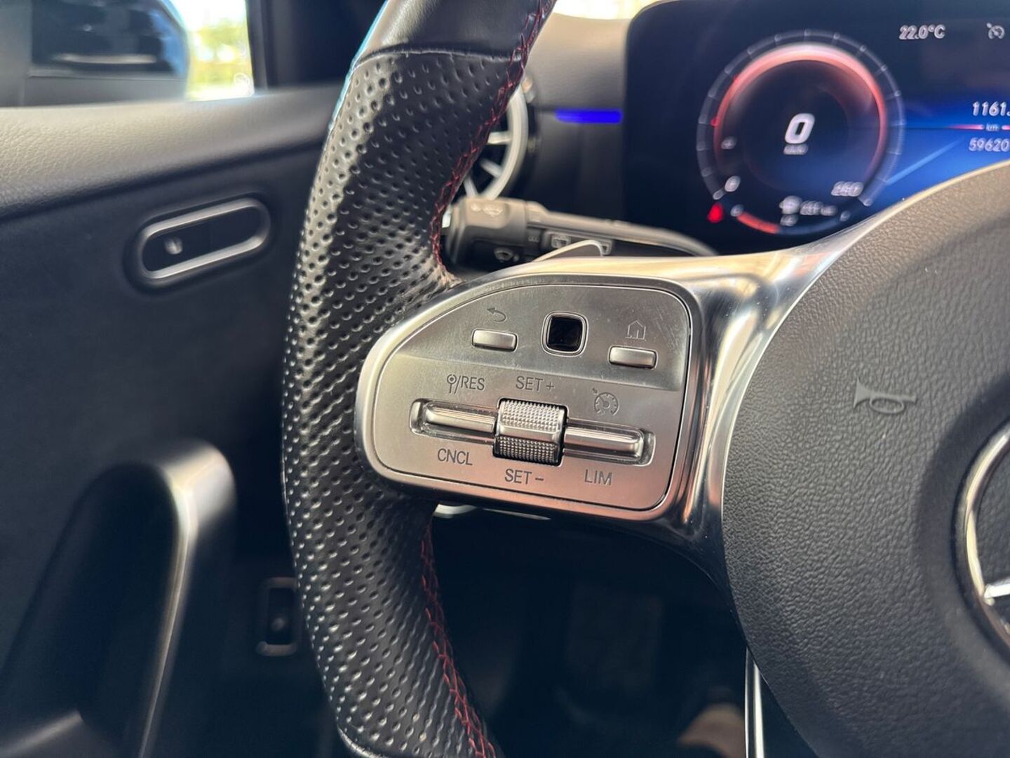 MERCEDES-BENZ A 17