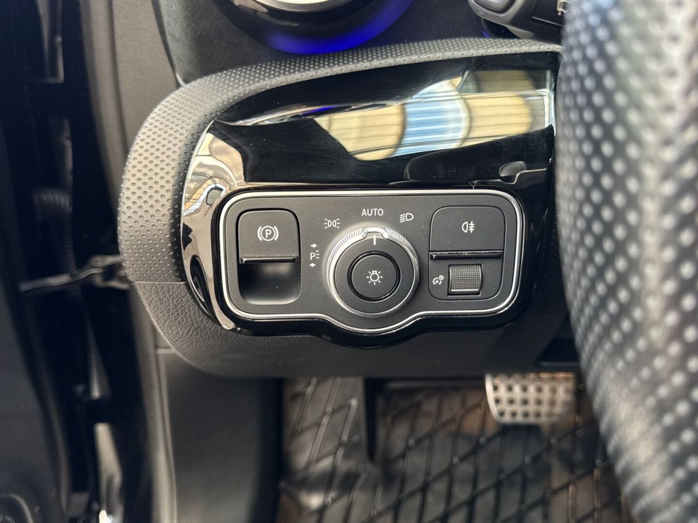 MERCEDES-BENZ A 25