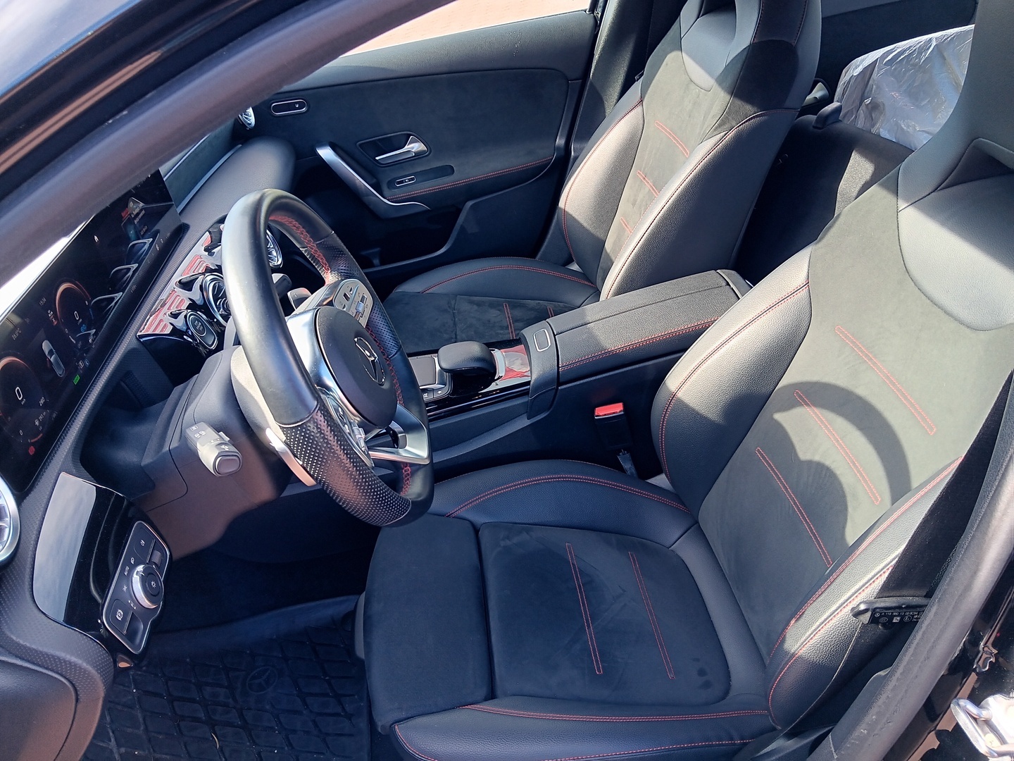 MERCEDES-BENZ A 2023