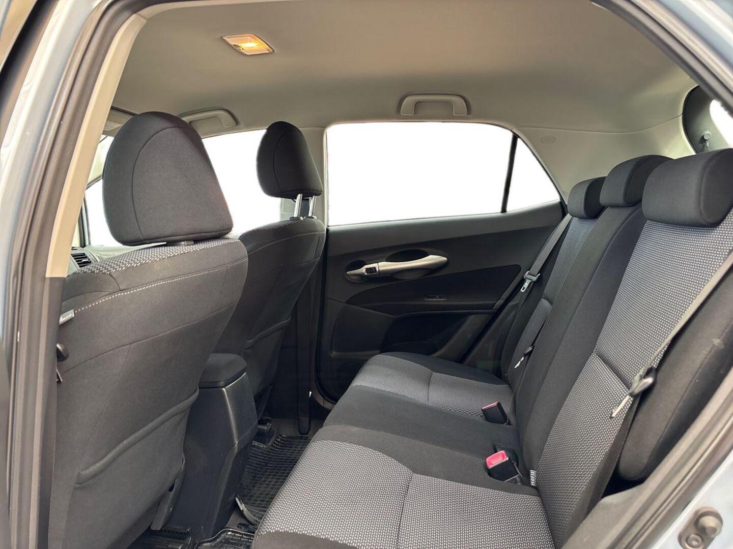 TOYOTA Auris 2011