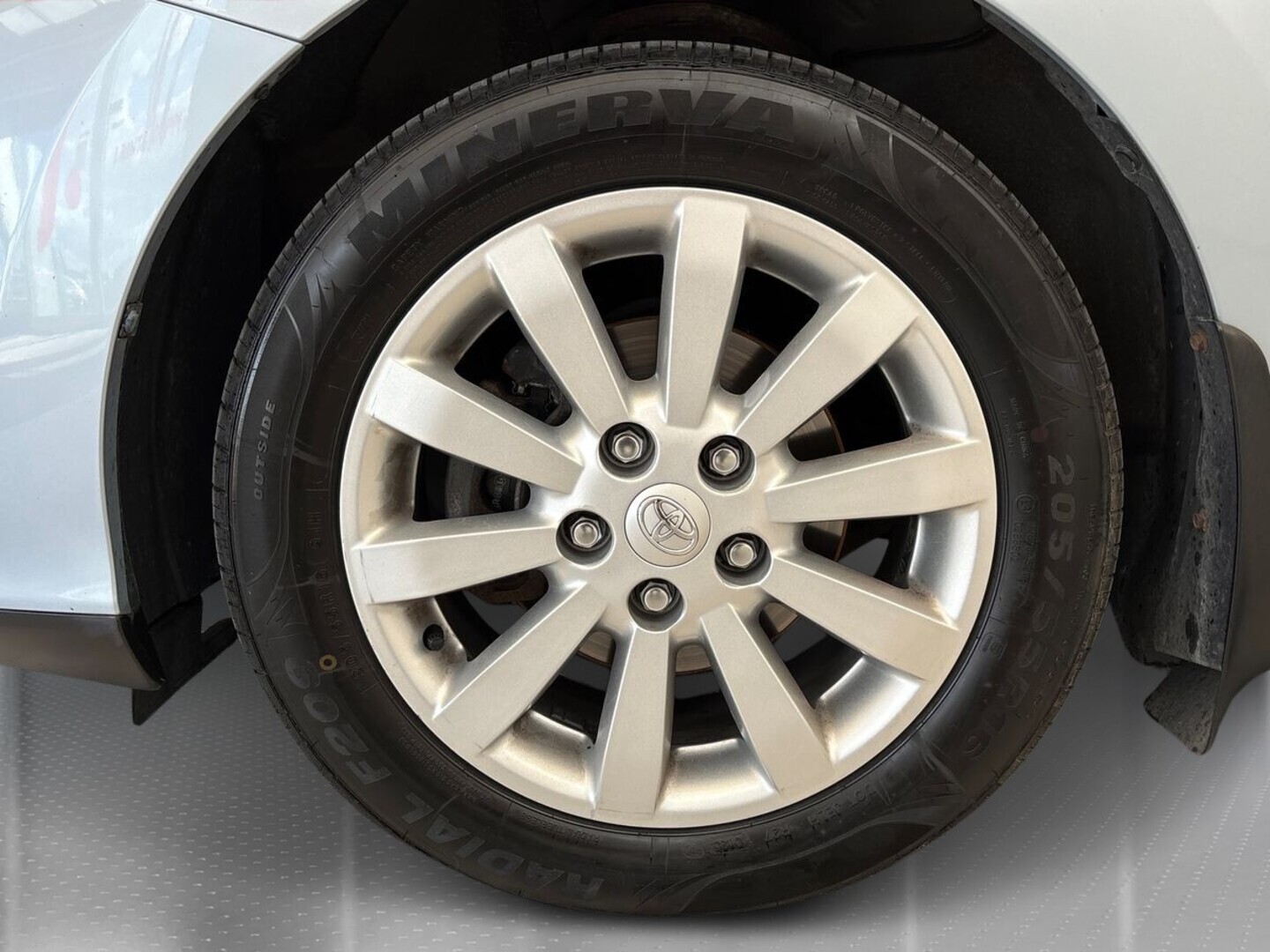 TOYOTA Auris 2011