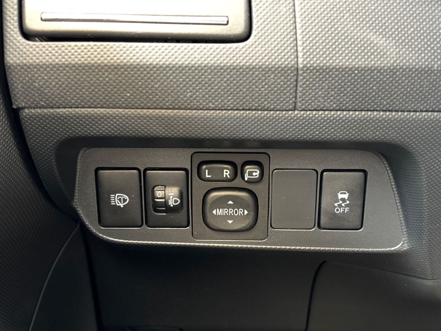 TOYOTA Auris 2011
