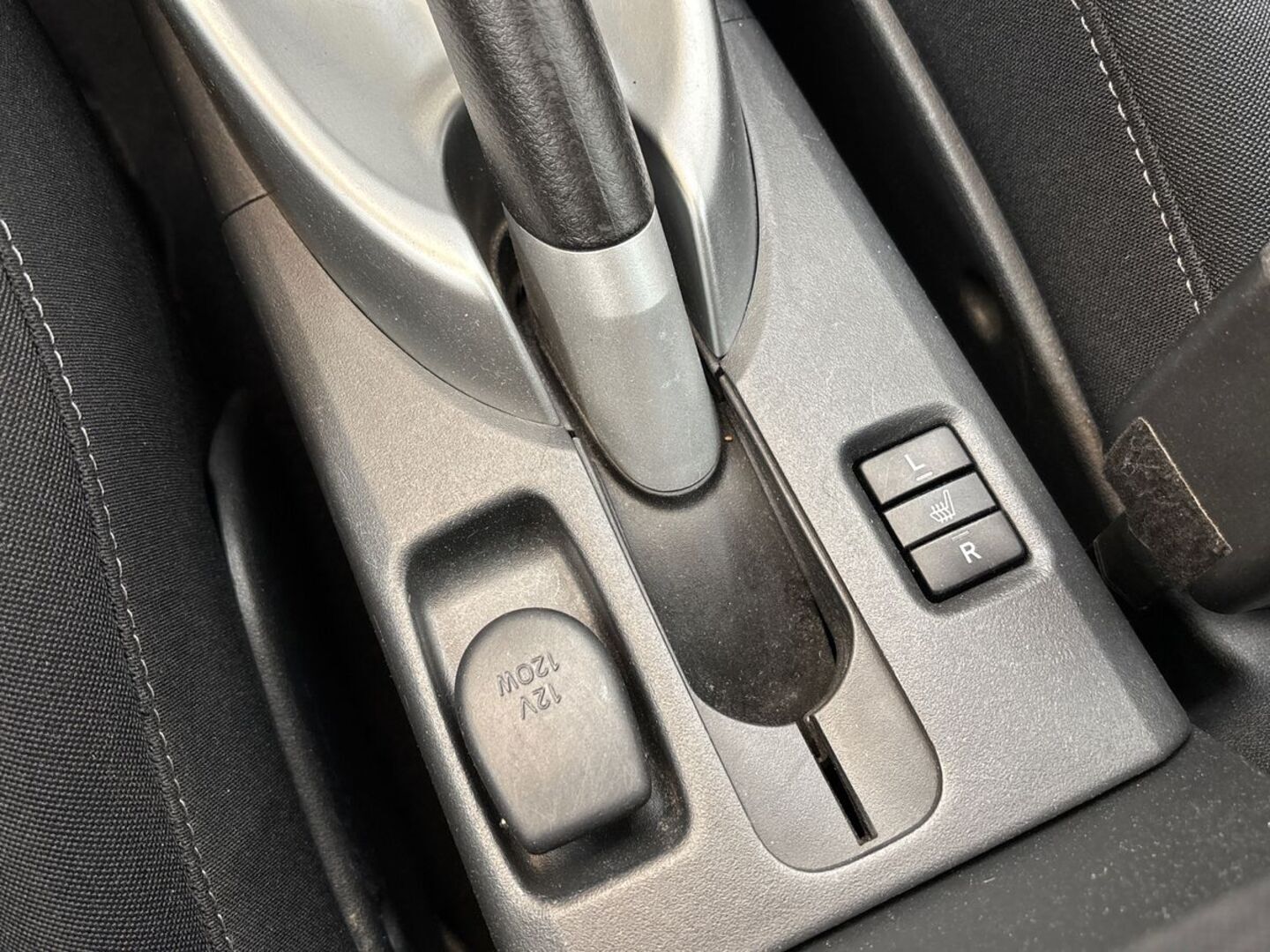 TOYOTA Auris 2011