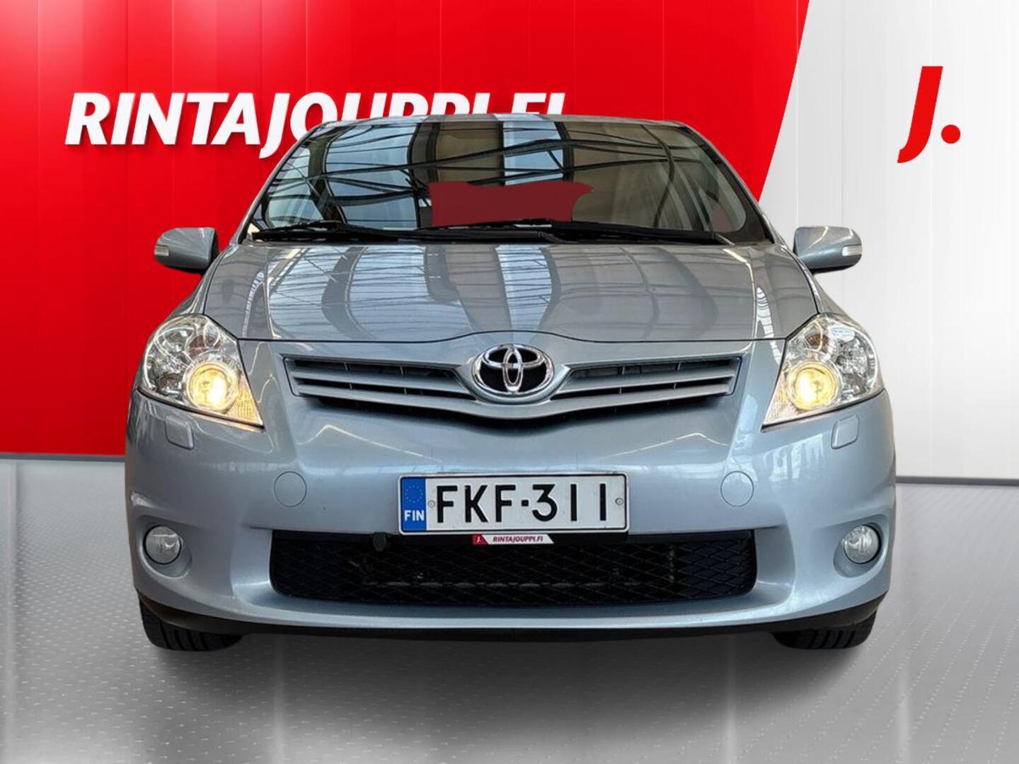 TOYOTA Auris 2011