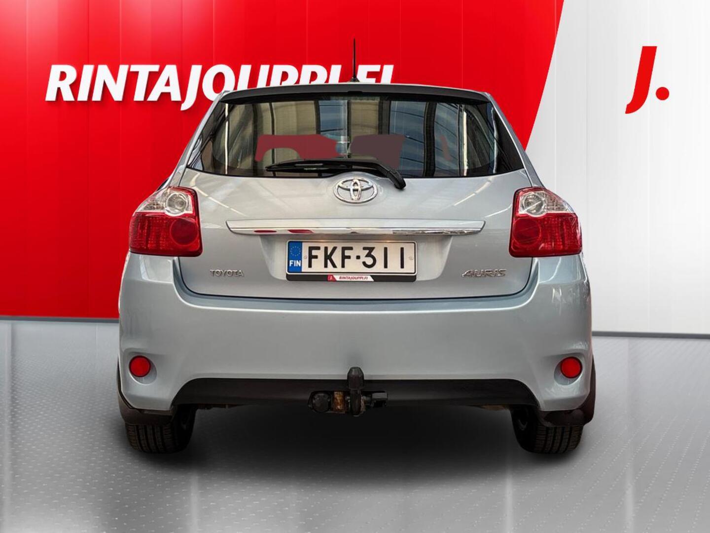 TOYOTA Auris 2011