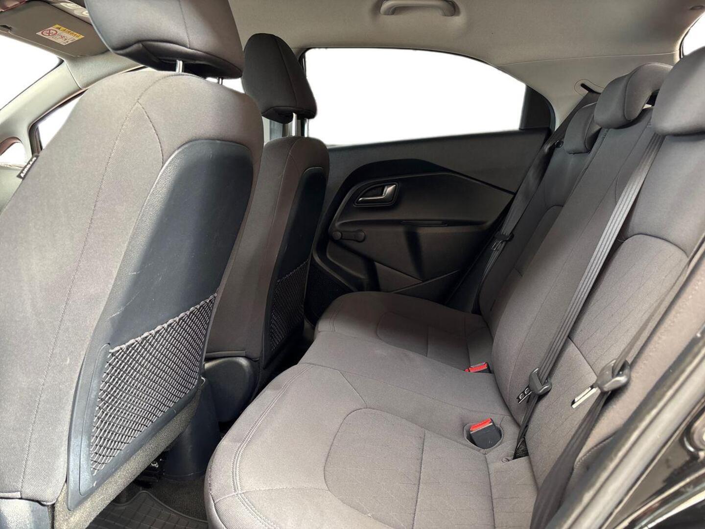 KIA Rio 10