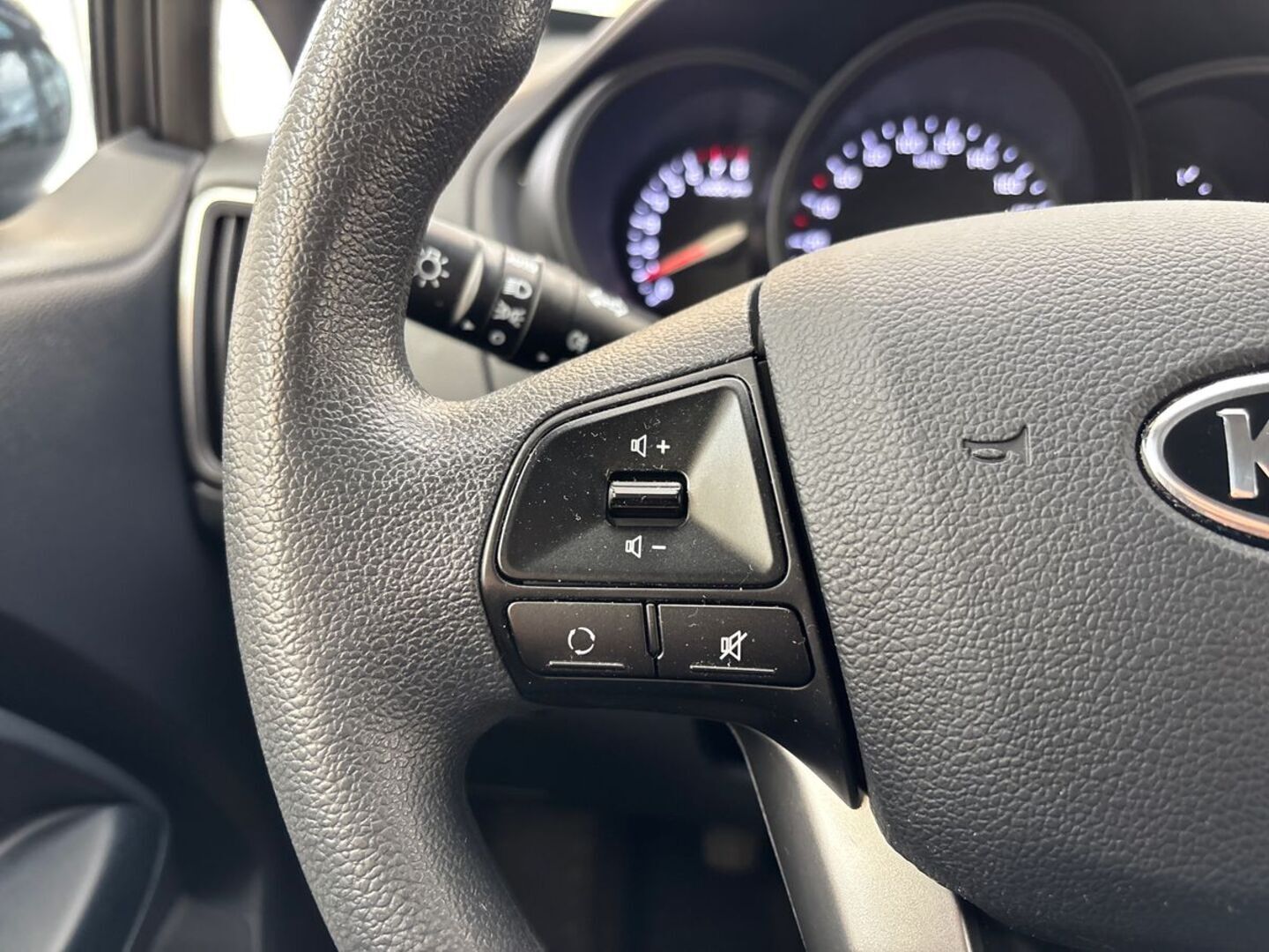 KIA Rio 18