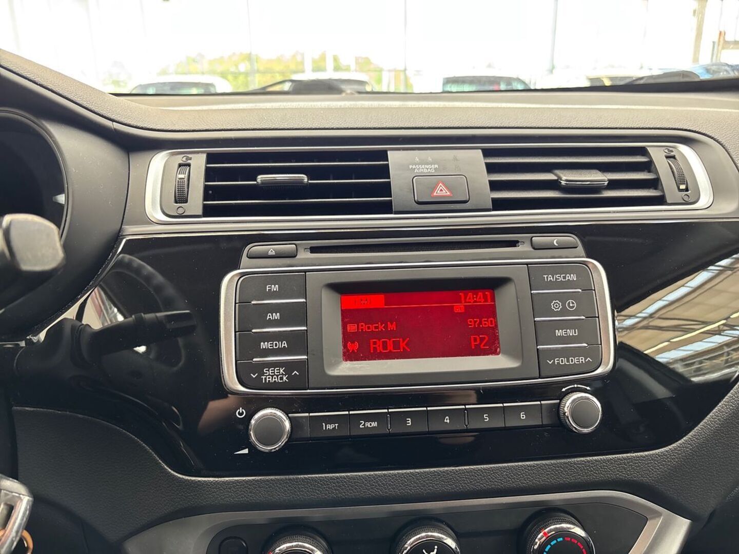 KIA Rio 22