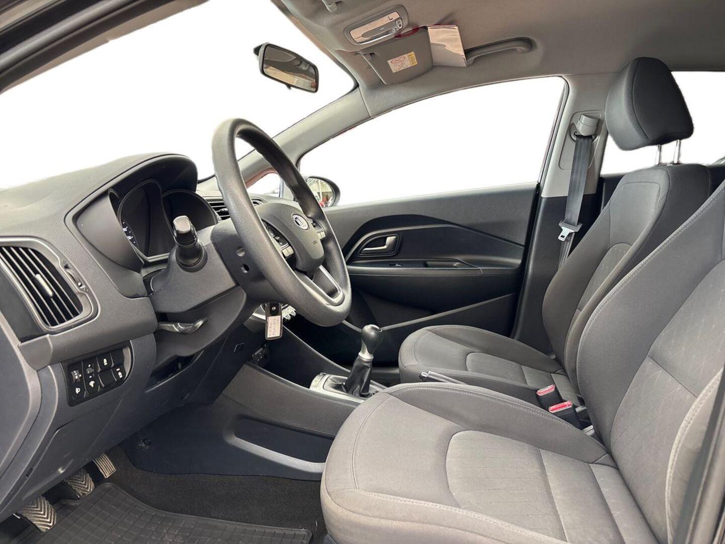 KIA Rio 7