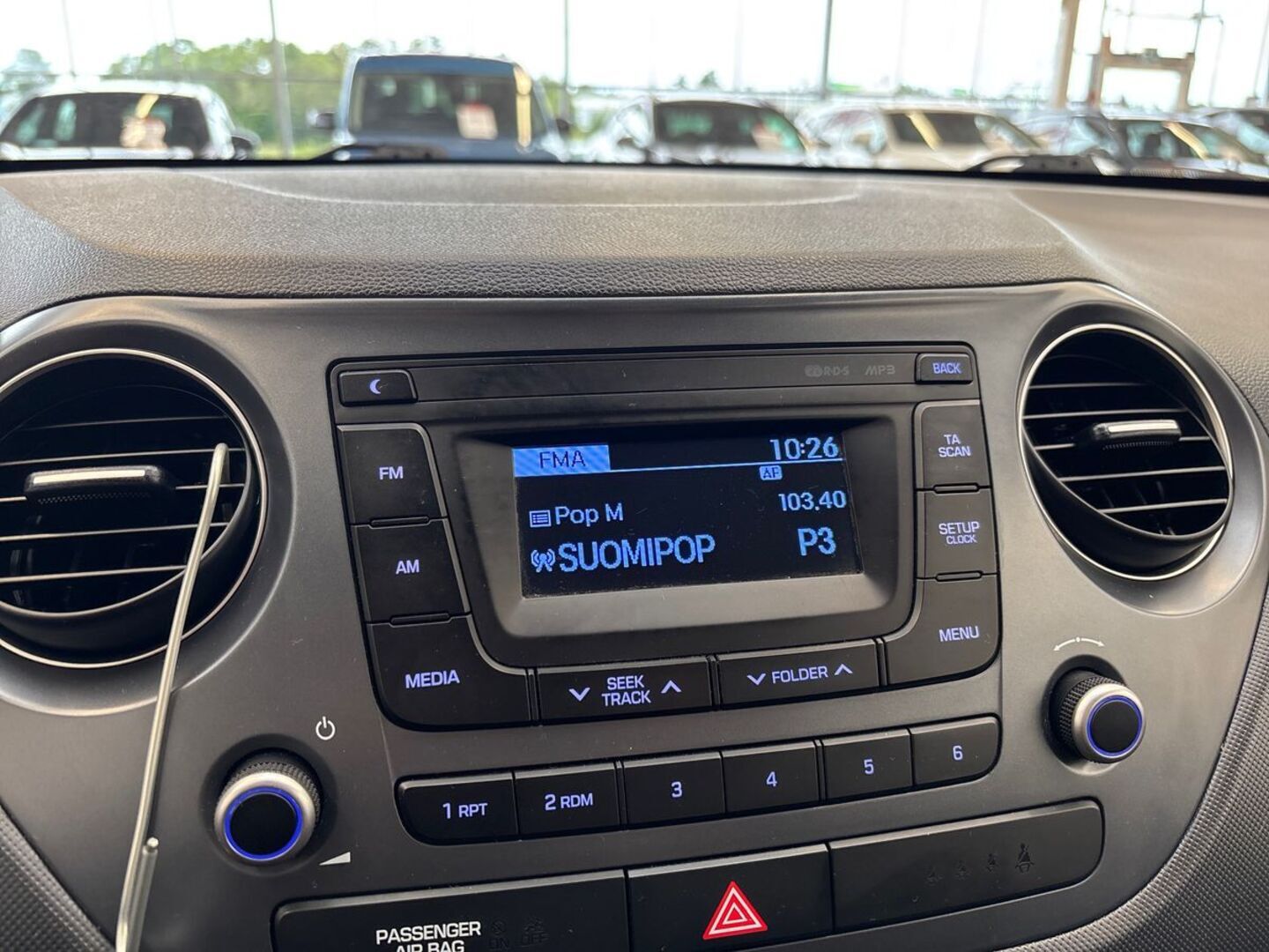 HYUNDAI i10 2017