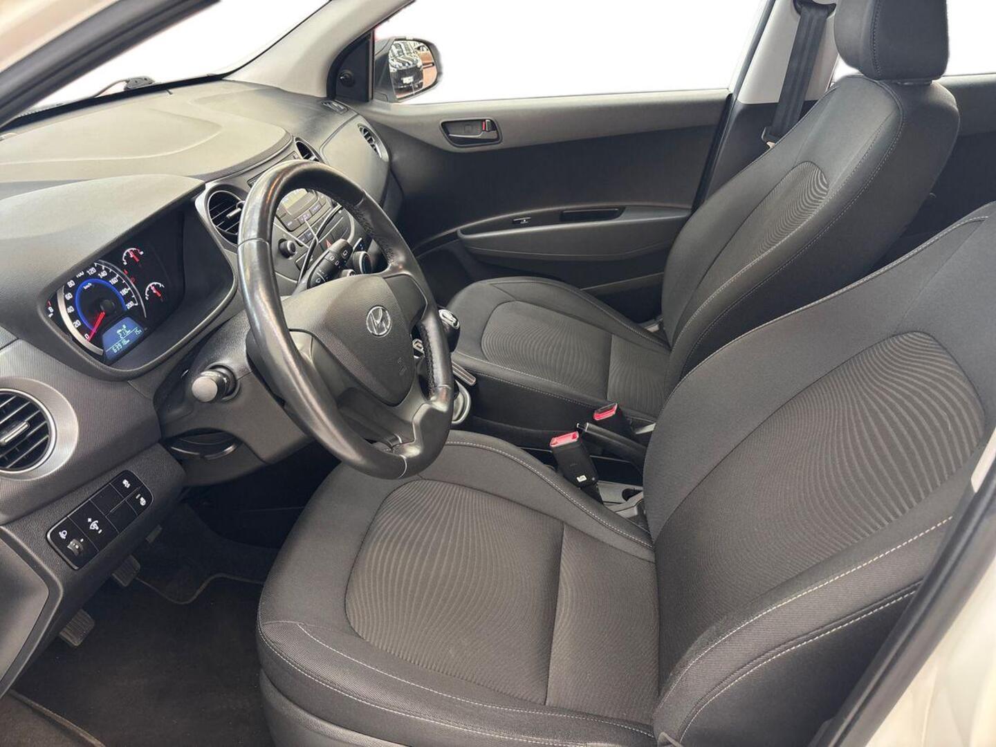 HYUNDAI i10 2017