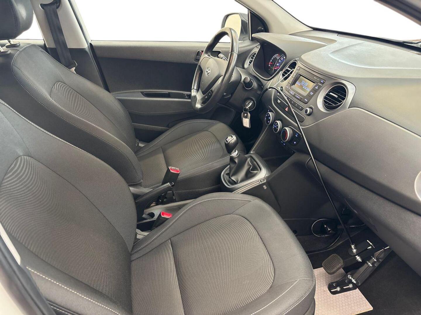 HYUNDAI i10 2017