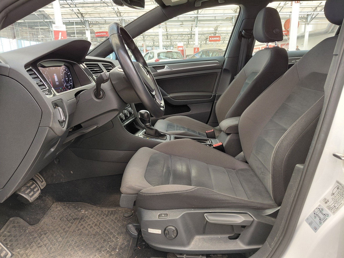 VOLKSWAGEN Golf 2018