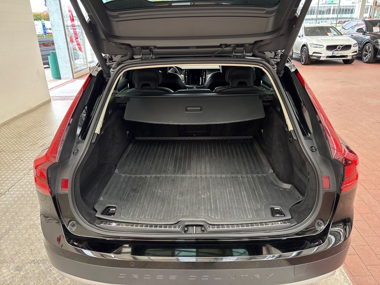 VOLVO V90 Cross Country 11