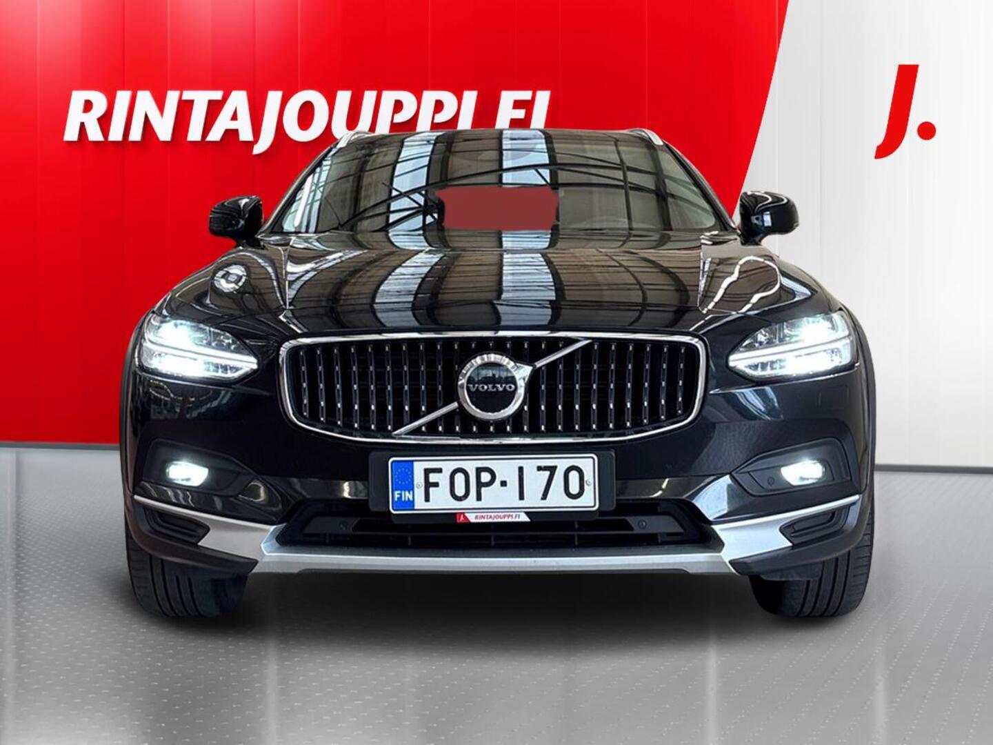 VOLVO V90 Cross Country 3