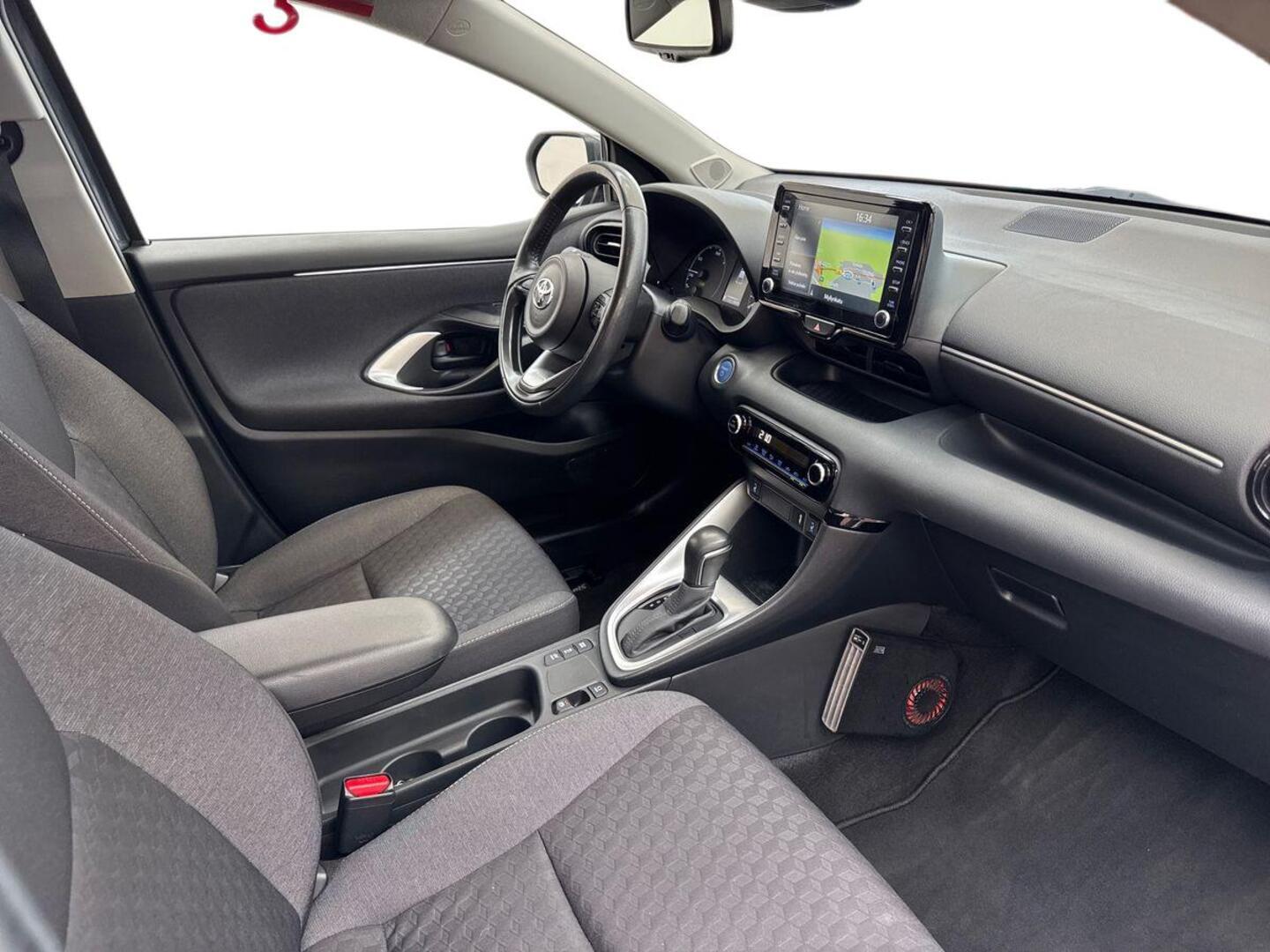 TOYOTA Yaris 2022
