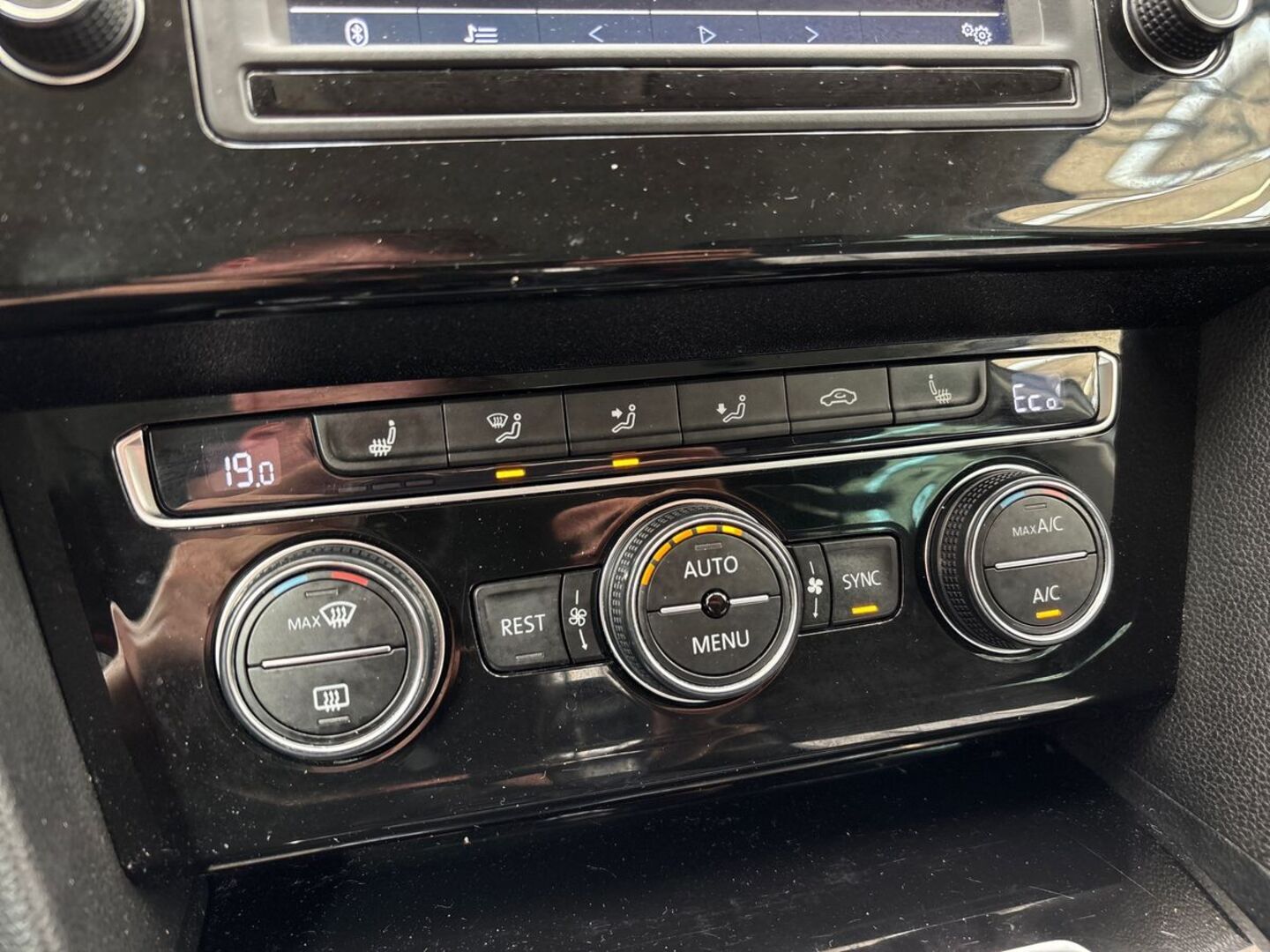 VOLKSWAGEN Passat 2016