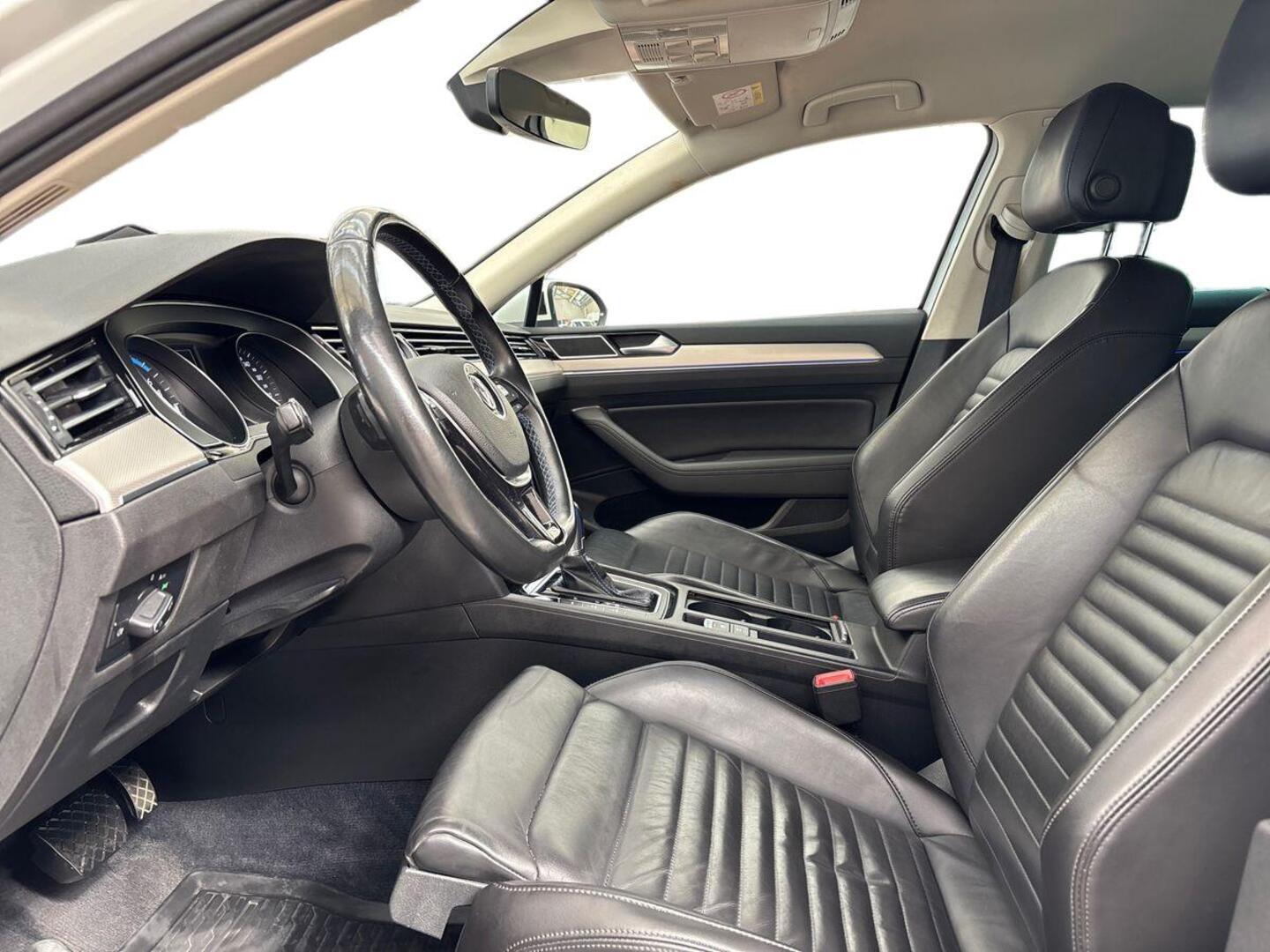 VOLKSWAGEN Passat 2016