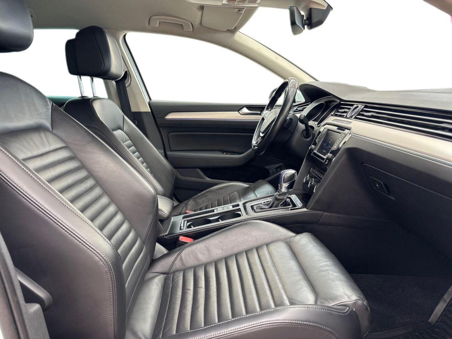 VOLKSWAGEN Passat 2016