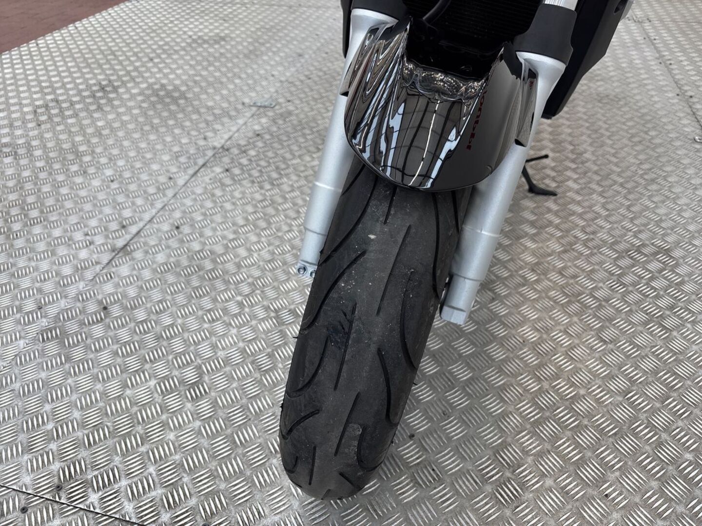 SUZUKI GSR 2006