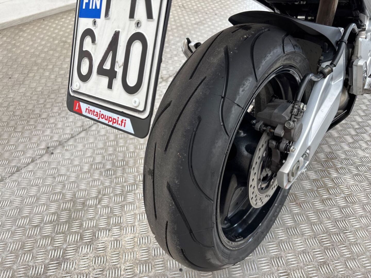SUZUKI GSR 2006