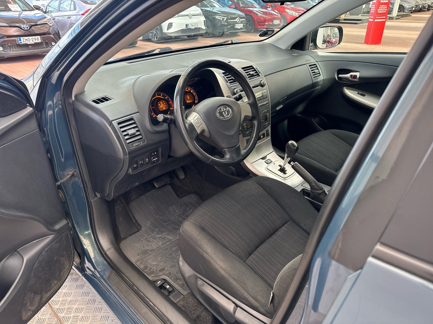 TOYOTA Corolla 9