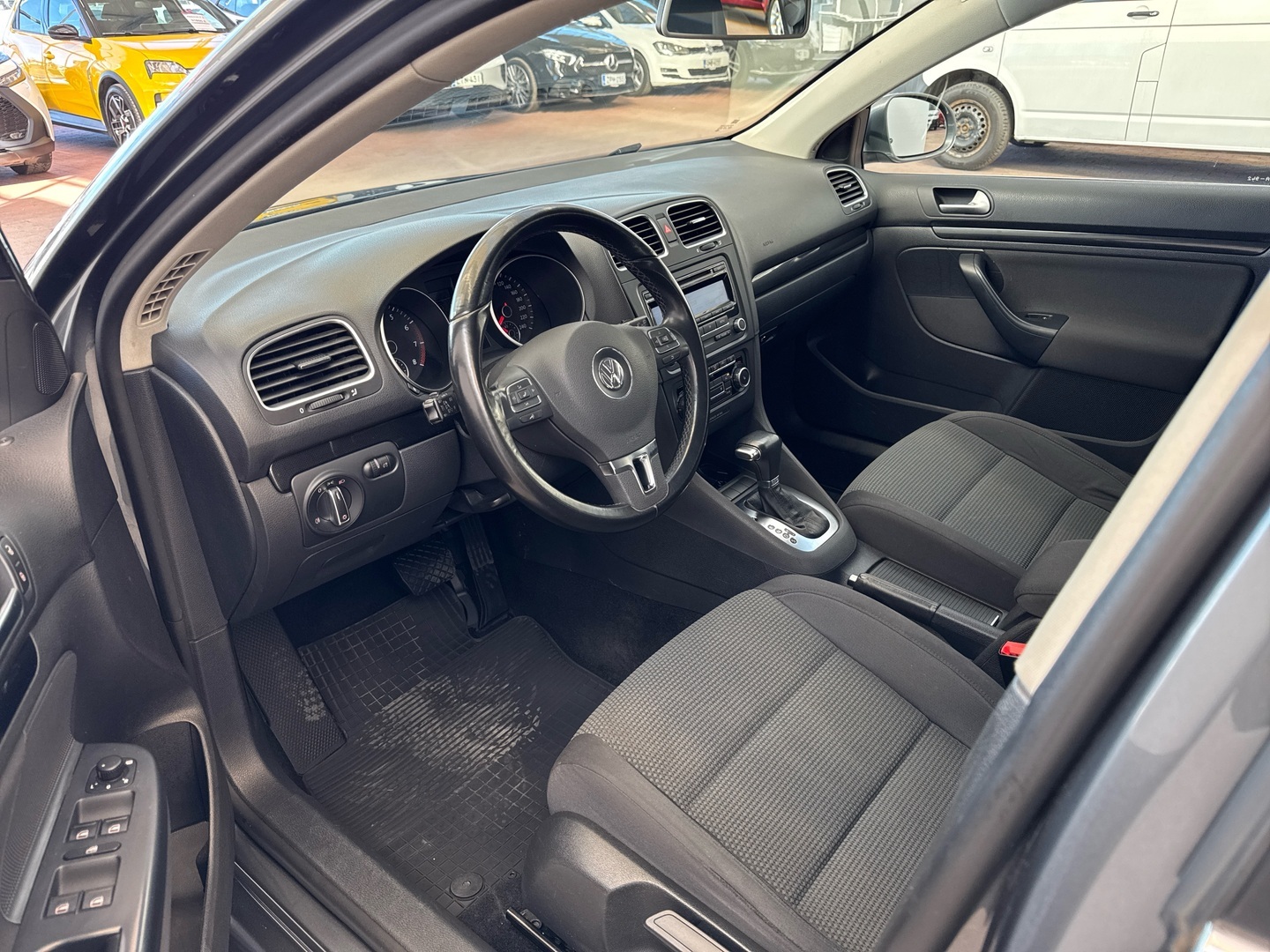 VOLKSWAGEN Golf 2010