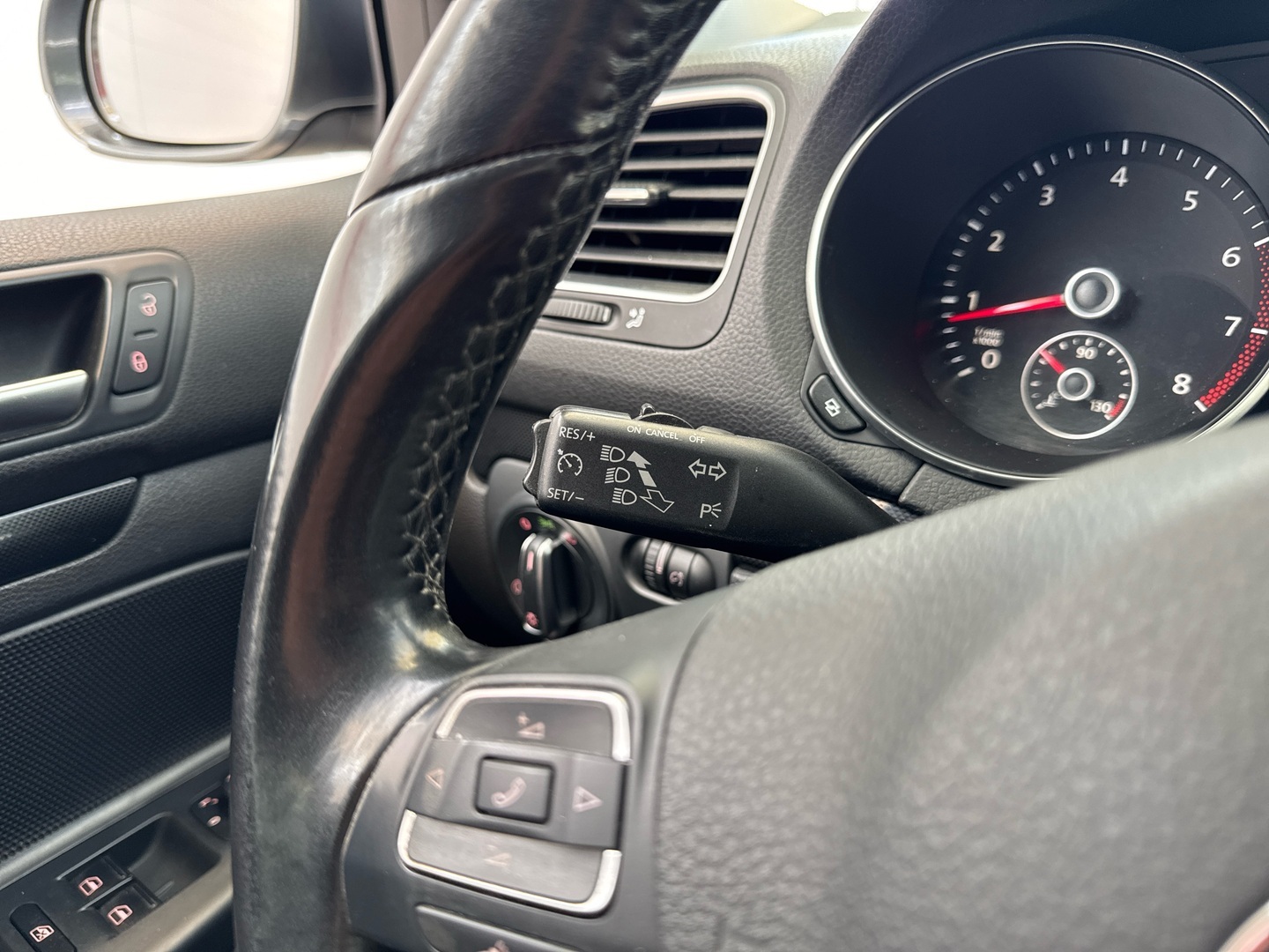 VOLKSWAGEN Golf 2010