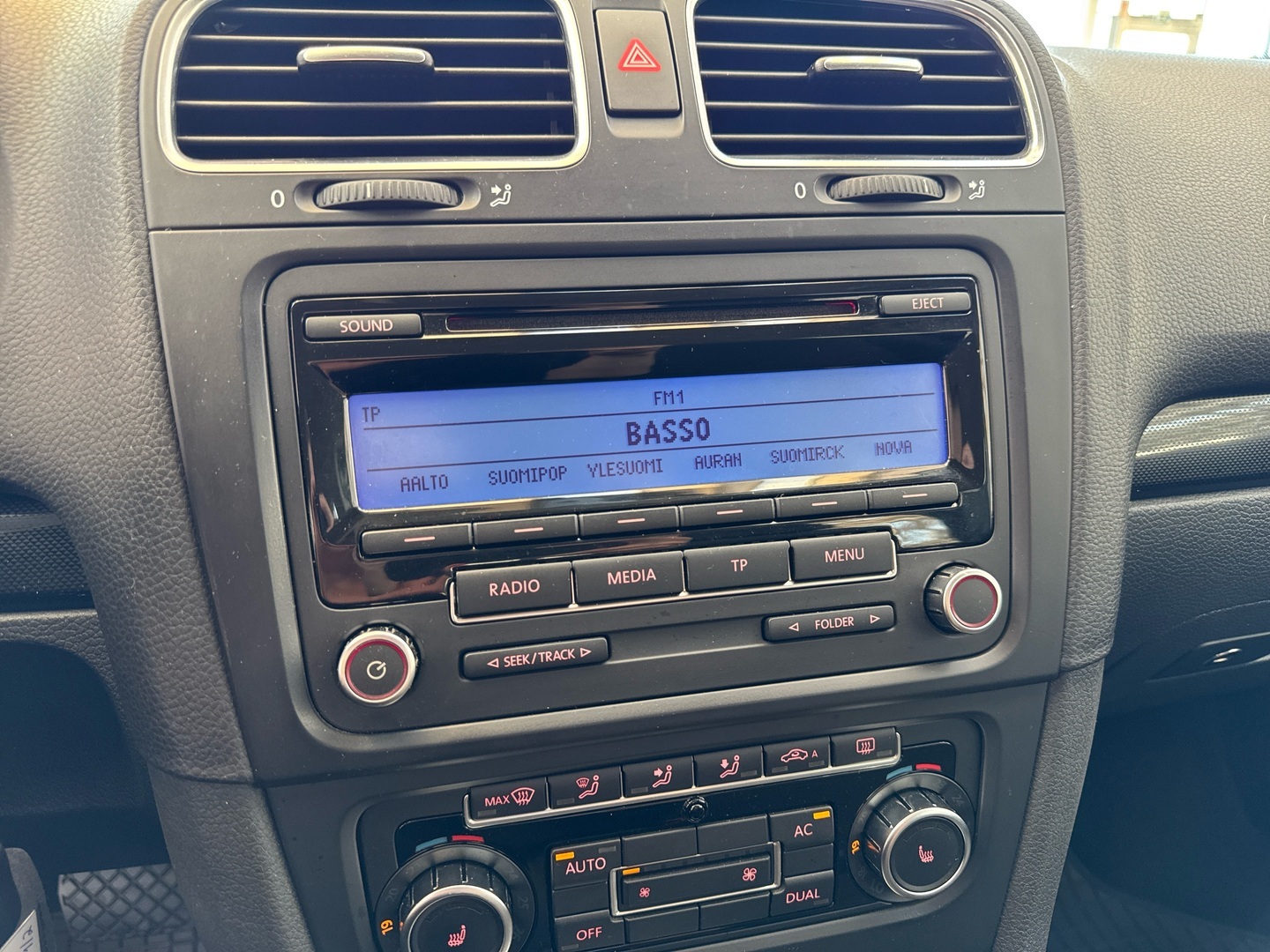 VOLKSWAGEN Golf 2010