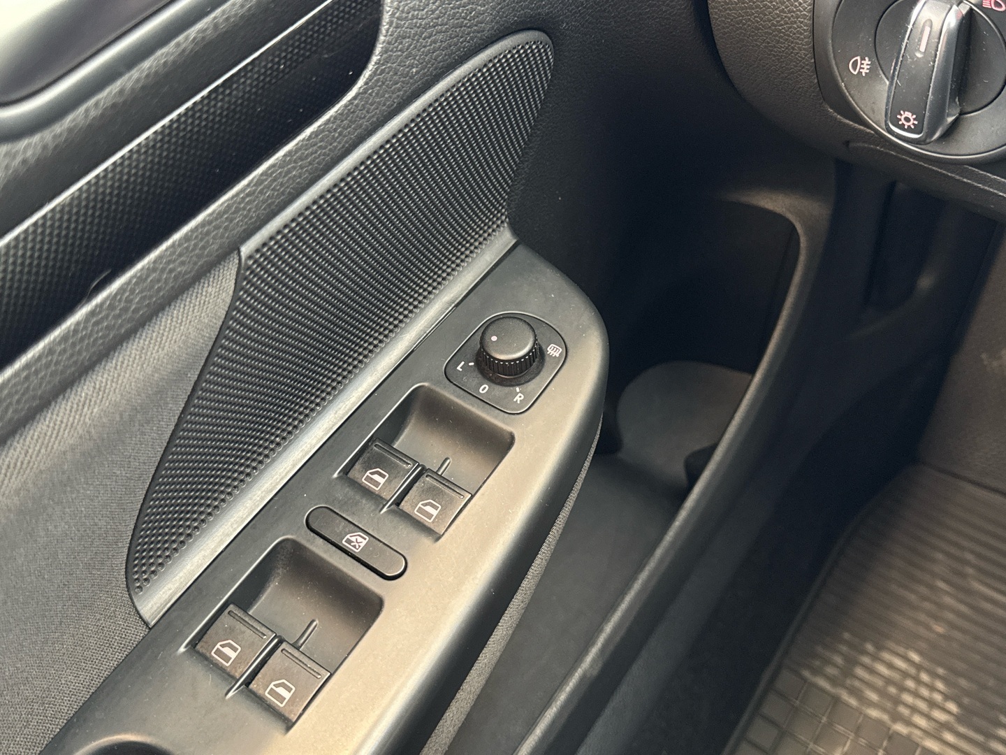 VOLKSWAGEN Golf 2010