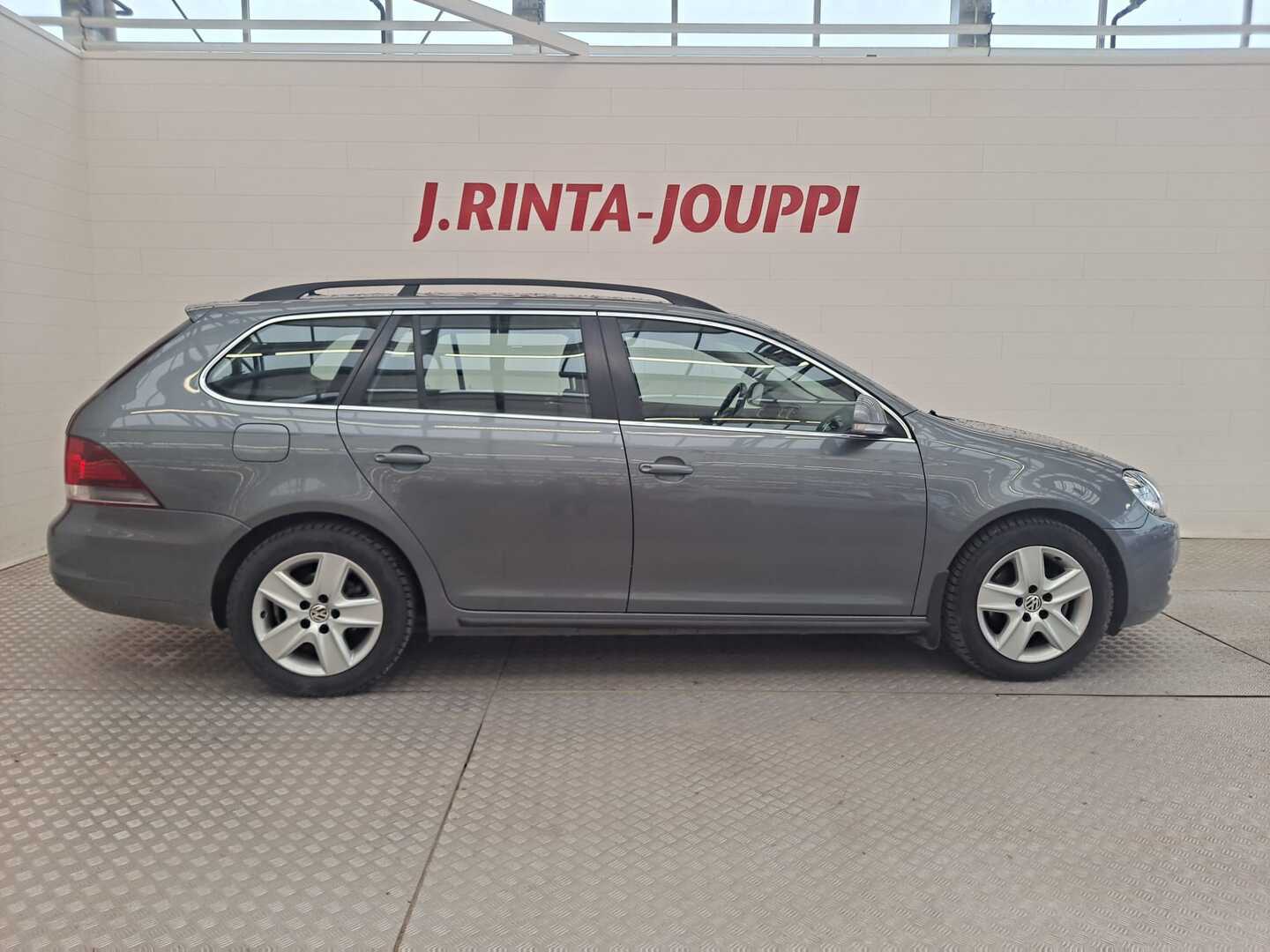 VOLKSWAGEN Golf 2010