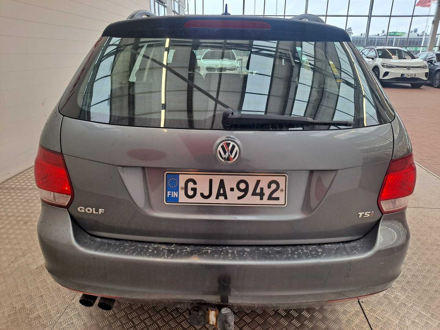 VOLKSWAGEN Golf 2010