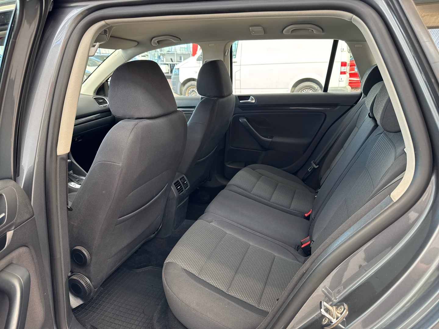 VOLKSWAGEN Golf 2010