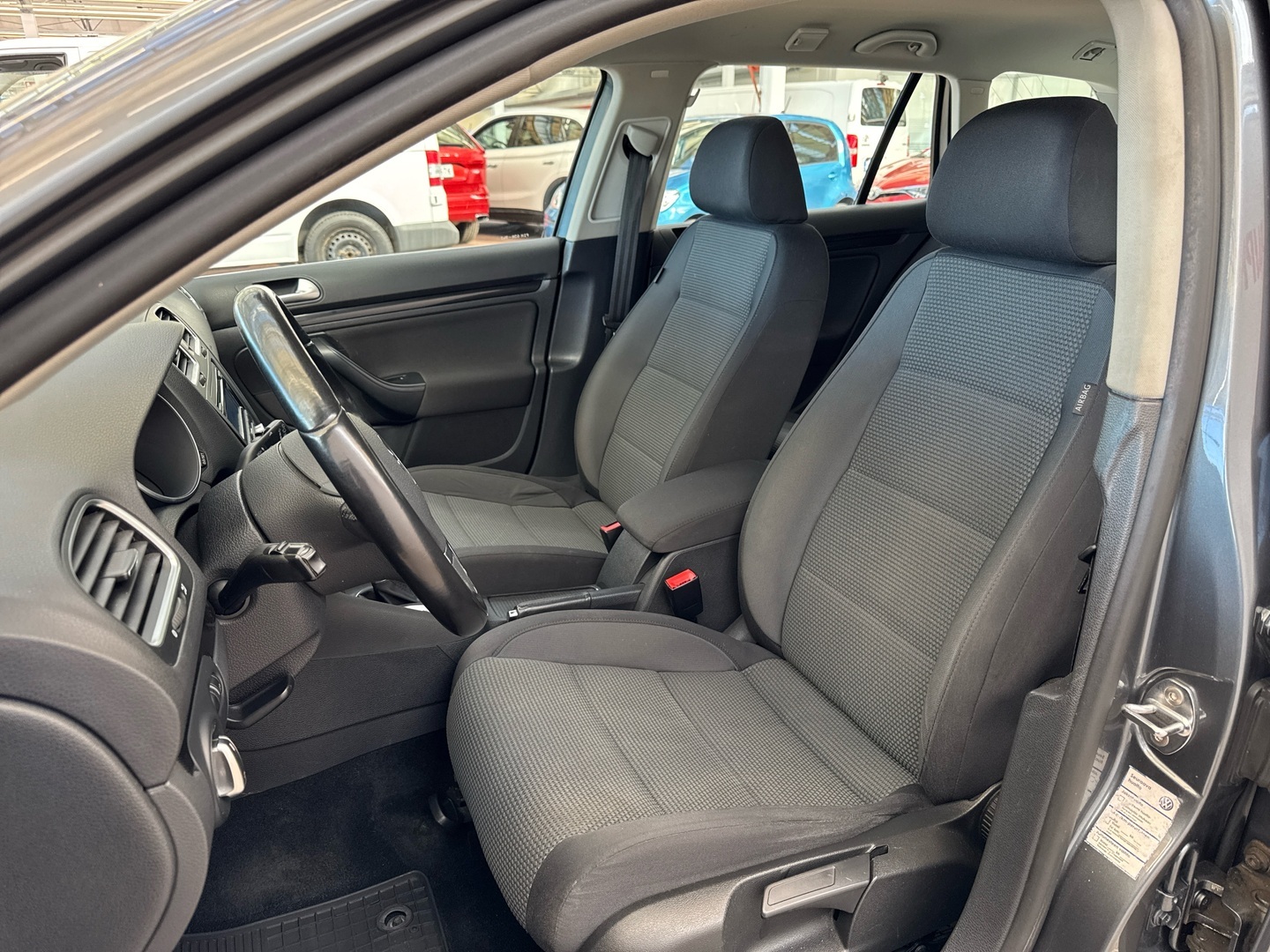 VOLKSWAGEN Golf 2010