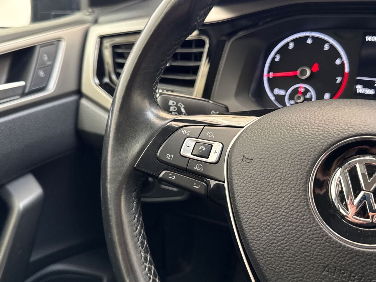 VOLKSWAGEN Polo 2018