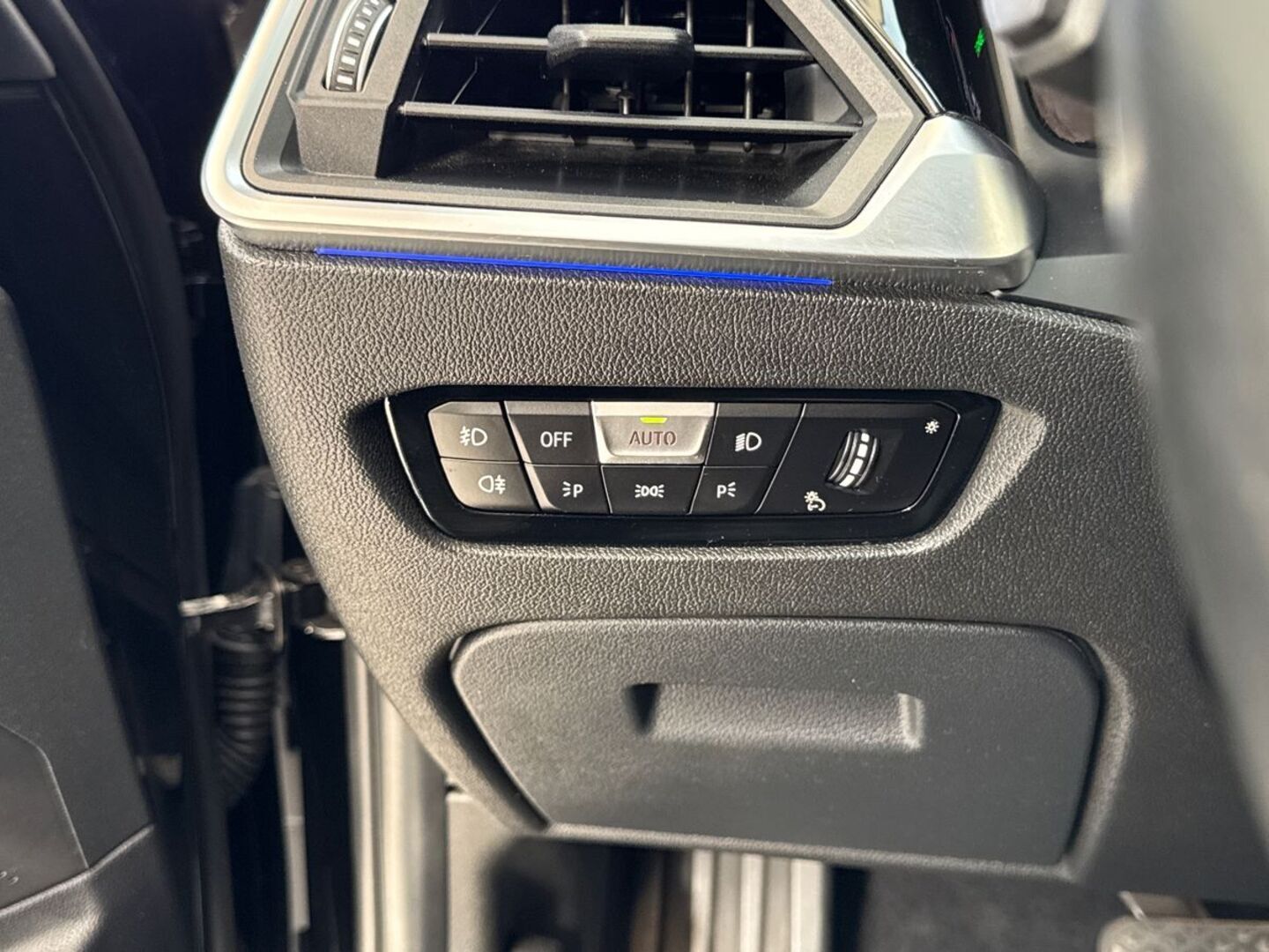 BMW 318 2019