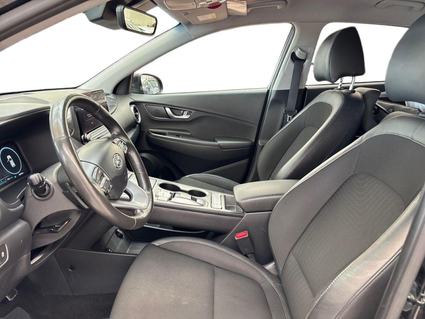 HYUNDAI KONA 7