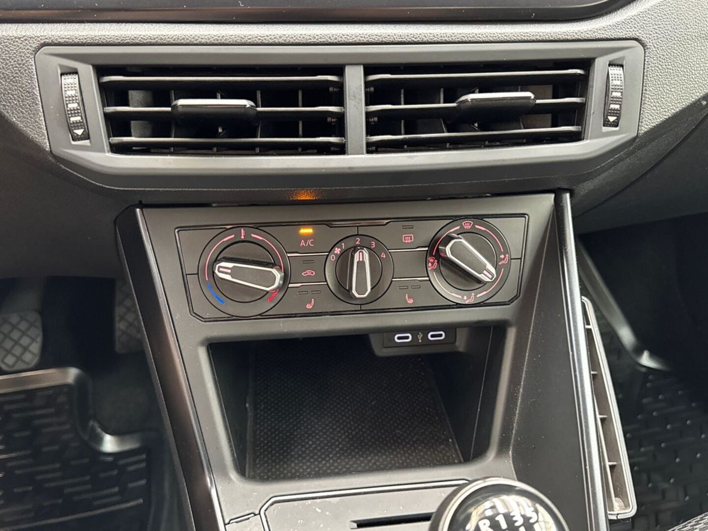 VOLKSWAGEN Polo 2020