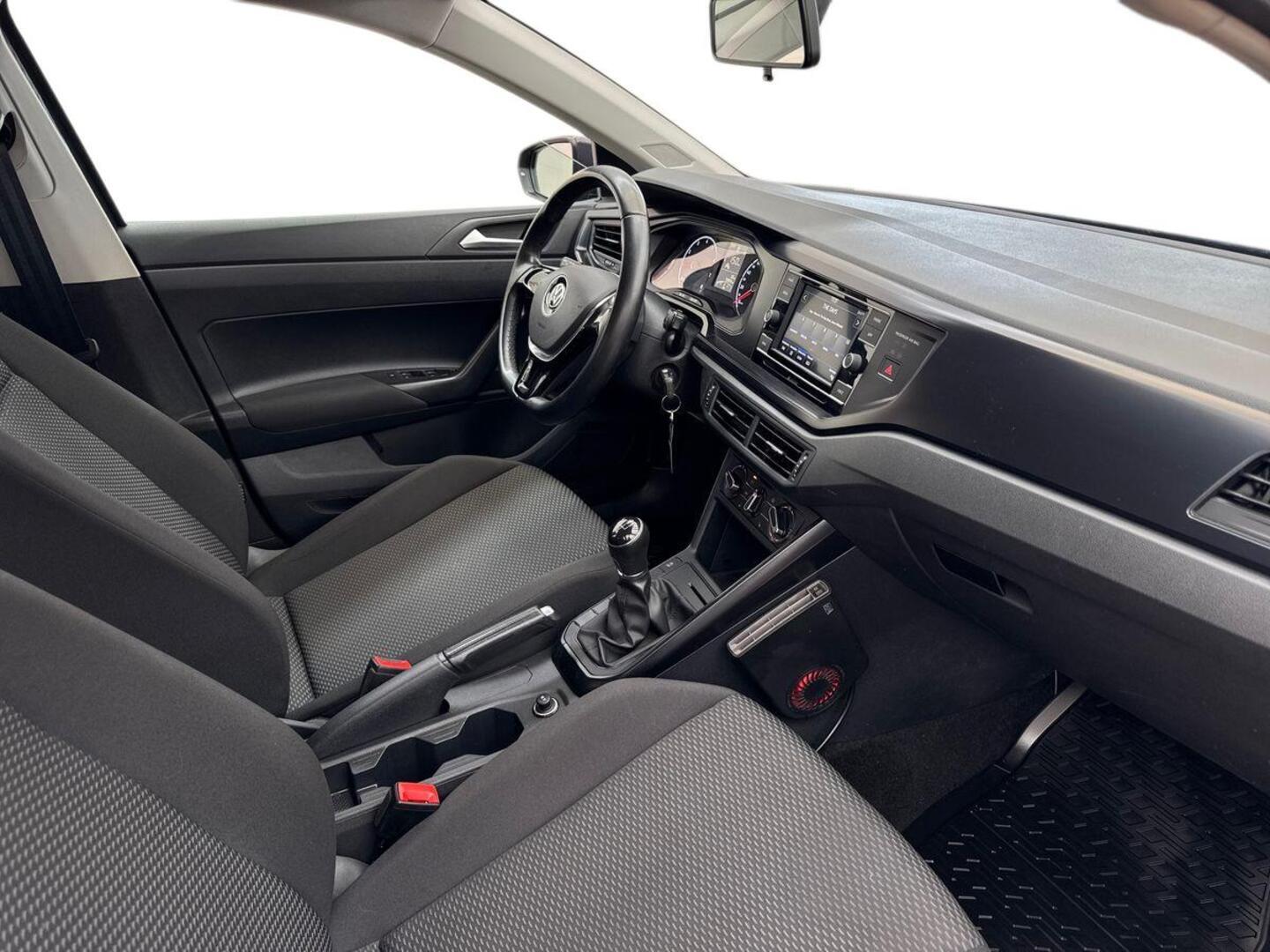 VOLKSWAGEN Polo 2020