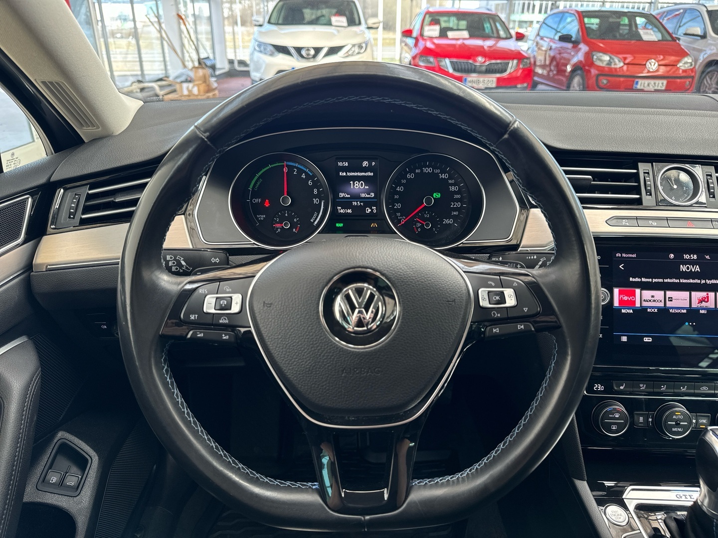 VOLKSWAGEN Passat 2018
