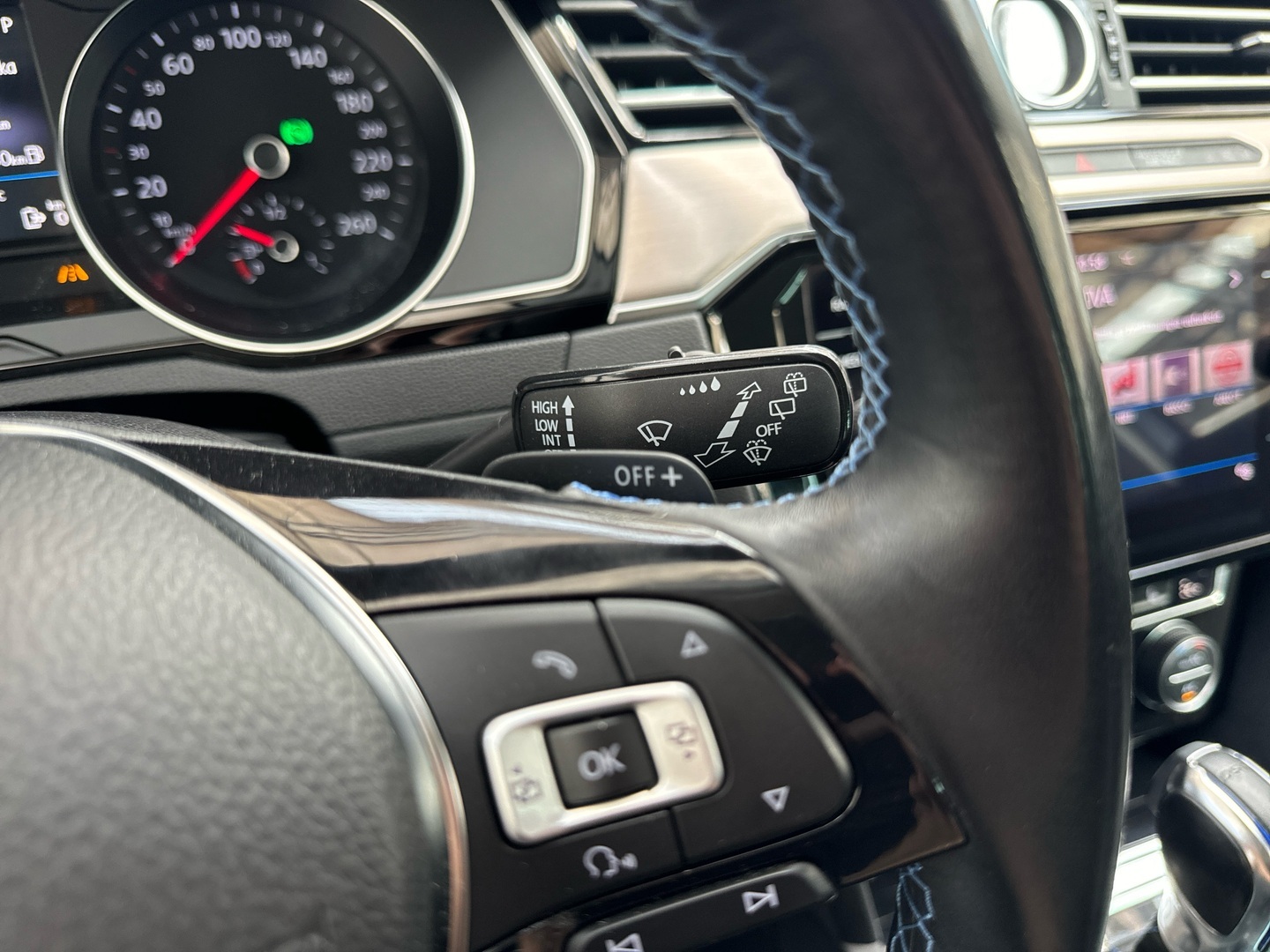 VOLKSWAGEN Passat 2018