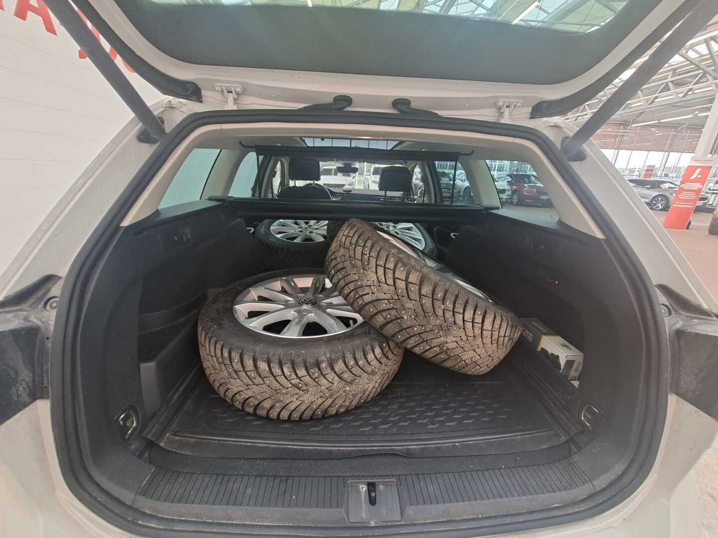 VOLKSWAGEN Passat 2017