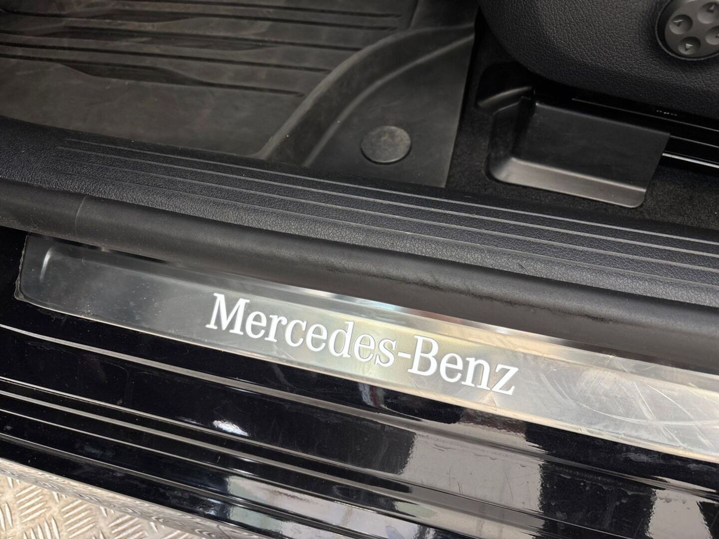 MERCEDES-BENZ EQE 2023
